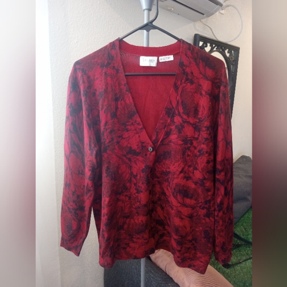 Neiman Marcus Exclusive Cashmere Red and Black V-Neck Button Cardigan